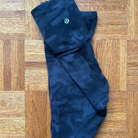 Lululemon camo pant - Picture 2 of 2